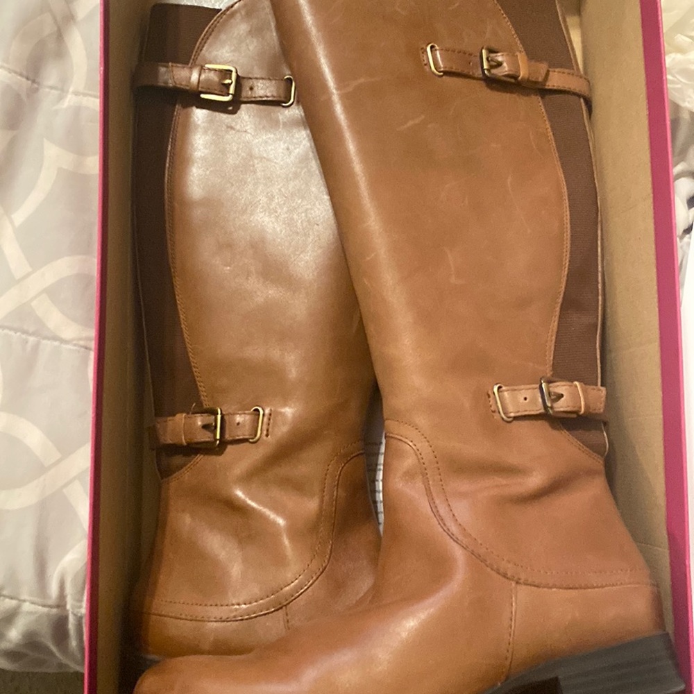 Talk, tan, wide shaft boot.